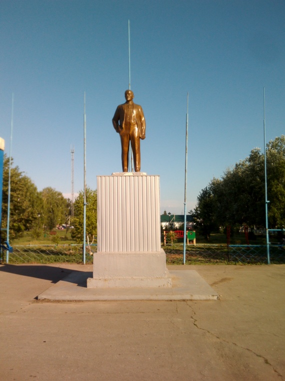Ленин жив и будет жить! Ленин жив и будет жить!